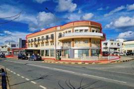 Shared Commercial Building in Deryneia