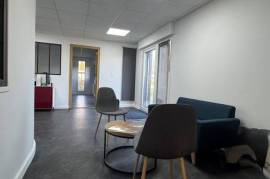 Location local commercial ou artisanal 320 m²