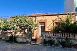 Charming Vintage 3-bed house with garden in Neapoli