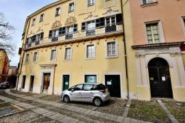 Locale commerciale in Piazza Duomo – nel centro storico di Sassari