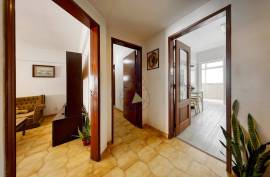 Furnished and Refurbished 3 Bedroom Apartment with 2 Bathrooms and Garage in Portimão Furnished and Refurbished 3 Bedroom Apartment with 2 Bathrooms and Garage in Portimão