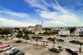 Furnished and Refurbished 3 Bedroom Apartment with 2 Bathrooms and Garage in Portimão Furnished and Refurbished 3 Bedroom Apartment with 2 Bathrooms and Garage in Portimão