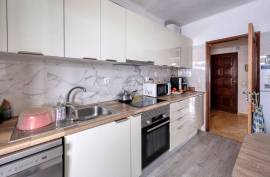 Furnished and Refurbished 3 Bedroom Apartment with 2 Bathrooms and Garage in Portimão Furnished and Refurbished 3 Bedroom Apartment with 2 Bathrooms and Garage in Portimão
