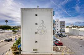 Furnished and Refurbished 3 Bedroom Apartment with 2 Bathrooms and Garage in Portimão Furnished and Refurbished 3 Bedroom Apartment with 2 Bathrooms and Garage in Portimão