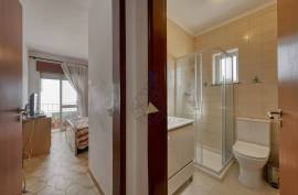 Furnished and Refurbished 3 Bedroom Apartment with 2 Bathrooms and Garage in Portimão Furnished and Refurbished 3 Bedroom Apartment with 2 Bathrooms and Garage in Portimão