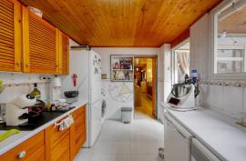 Charming and functional 2 bedroom apartment with cozy details, located in Portimão