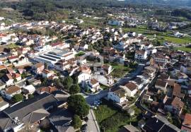New 2 bedroom duplex apartment with terrace and parking in the center of Vila do Avelar. New 2 bedroom duplex apartment with terrace and parking in the center of Vila do Avelar.