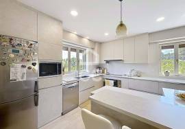 A Dream House with Large Environments and Excellent Exteriors A Dream House with Large Environments and Excellent Exteriors
