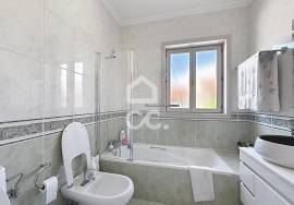 A Dream House with Large Environments and Excellent Exteriors A Dream House with Large Environments and Excellent Exteriors
