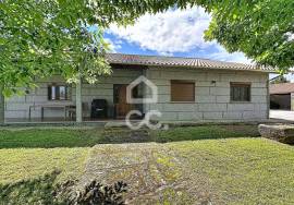 A Dream House with Large Environments and Excellent Exteriors A Dream House with Large Environments and Excellent Exteriors