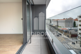 3 Bedroom Apartment in Boavista – Where Sophistication and Centrality Meet