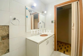 Beautiful ground floor apartment, 81m², for sale, 2 bedrooms, 1 full social bathroom, 1 parking space covered, Menino Deus, POA/RS