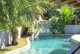 Summer Villa with Heated Pool in Gated Community | Guaratuba Beach, Bertioga Summer Villa with Heated Pool in Gated Community | Guaratuba Beach, Bertioga