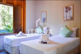 Summer Villa with Heated Pool in Gated Community | Guaratuba Beach, Bertioga Summer Villa with Heated Pool in Gated Community | Guaratuba Beach, Bertioga