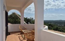 Exclusive 4-bedroom villa in Goldra, Loulé, boasting breathtaking panoramic views over the Algarve