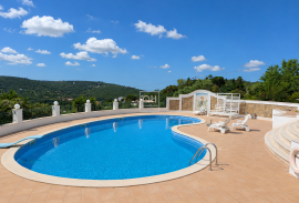 Exclusive 4-bedroom villa in Goldra, Loulé, boasting breathtaking panoramic views over the Algarve