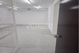 Stall shop with 370 m2 consisting of RC and basement located in the center of Póvoa de Santo Adrião