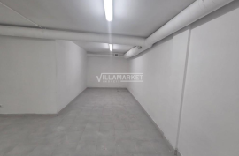 Stall shop with 370 m2 consisting of RC and basement located in the center of Póvoa de Santo Adrião