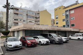 Stall shop with 370 m2 consisting of RC and basement located in the center of Póvoa de Santo Adrião
