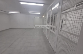 Stall shop with 370 m2 consisting of RC and basement located in the center of Póvoa de Santo Adrião