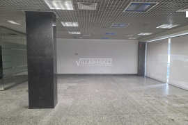 Stall shop with 370 m2 consisting of RC and basement located in the center of Póvoa de Santo Adrião