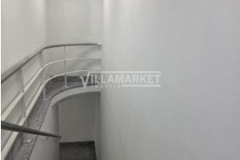 Stall shop with 370 m2 consisting of RC and basement located in the center of Póvoa de Santo Adrião