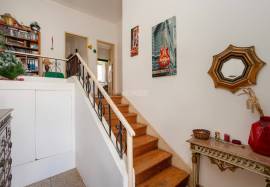 2 bedroom apartment inserted on the 1st floor of a two-family house located in the center of Aljustrel