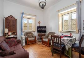 2 bedroom apartment inserted on the 1st floor of a two-family house located in the center of Aljustrel