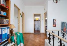 2 bedroom apartment inserted on the 1st floor of a two-family house located in the center of Aljustrel