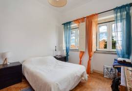 2 bedroom apartment inserted on the 1st floor of a two-family house located in the center of Aljustrel