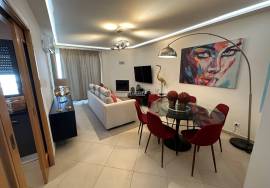 3 + 2 bedroom villa inserted in a condominium with swimming pool located in Vilamoura