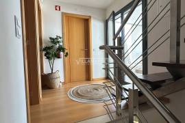 3 + 2 bedroom villa inserted in a condominium with swimming pool located in Vilamoura