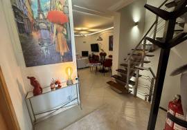 3 + 2 bedroom villa inserted in a condominium with swimming pool located in Vilamoura