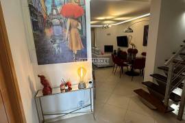 3 + 2 bedroom villa inserted in a condominium with swimming pool located in Vilamoura