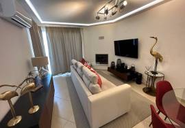 3 + 2 bedroom villa inserted in a condominium with swimming pool located in Vilamoura
