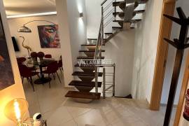 3 + 2 bedroom villa inserted in a condominium with swimming pool located in Vilamoura