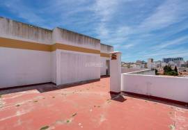 Fully Refurbished 2 Bedroom Apartment with River and Sea Views located in the Center of Portimão
