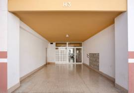 Fully Refurbished 2 Bedroom Apartment with River and Sea Views located in the Center of Portimão
