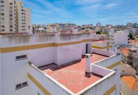 Fully Refurbished 2 Bedroom Apartment with River and Sea Views located in the Center of Portimão