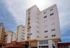 Fully Refurbished 2 Bedroom Apartment with River and Sea Views located in the Center of Portimão