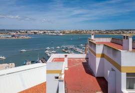Fully Refurbished 2 Bedroom Apartment with River and Sea Views located in the Center of Portimão