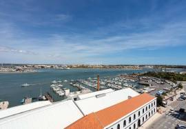 Fully Refurbished 2 Bedroom Apartment with River and Sea Views located in the Center of Portimão