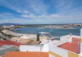 Fully Refurbished 2 Bedroom Apartment with River and Sea Views located in the Center of Portimão