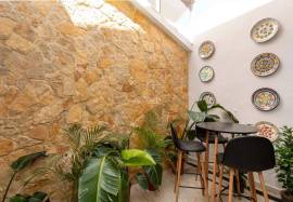 1 bedroom loft building with terrace and parking located in the center of Portimão