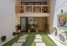 1 bedroom loft building with terrace and parking located in the center of Portimão