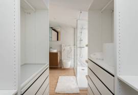 1 bedroom loft building with terrace and parking located in the center of Portimão