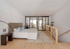 1 bedroom loft building with terrace and parking located in the center of Portimão