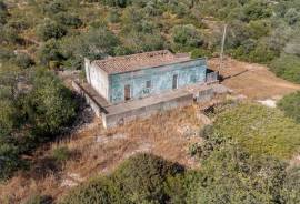 Detached farmhouse for renovation in East Algarve – Countryside Living Near Olhão and Fuseta