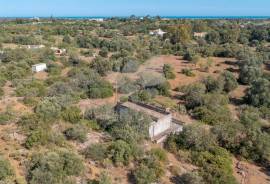 Detached farmhouse for renovation in East Algarve – Countryside Living Near Olhão and Fuseta