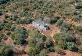 Detached farmhouse for renovation in East Algarve – Countryside Living Near Olhão and Fuseta